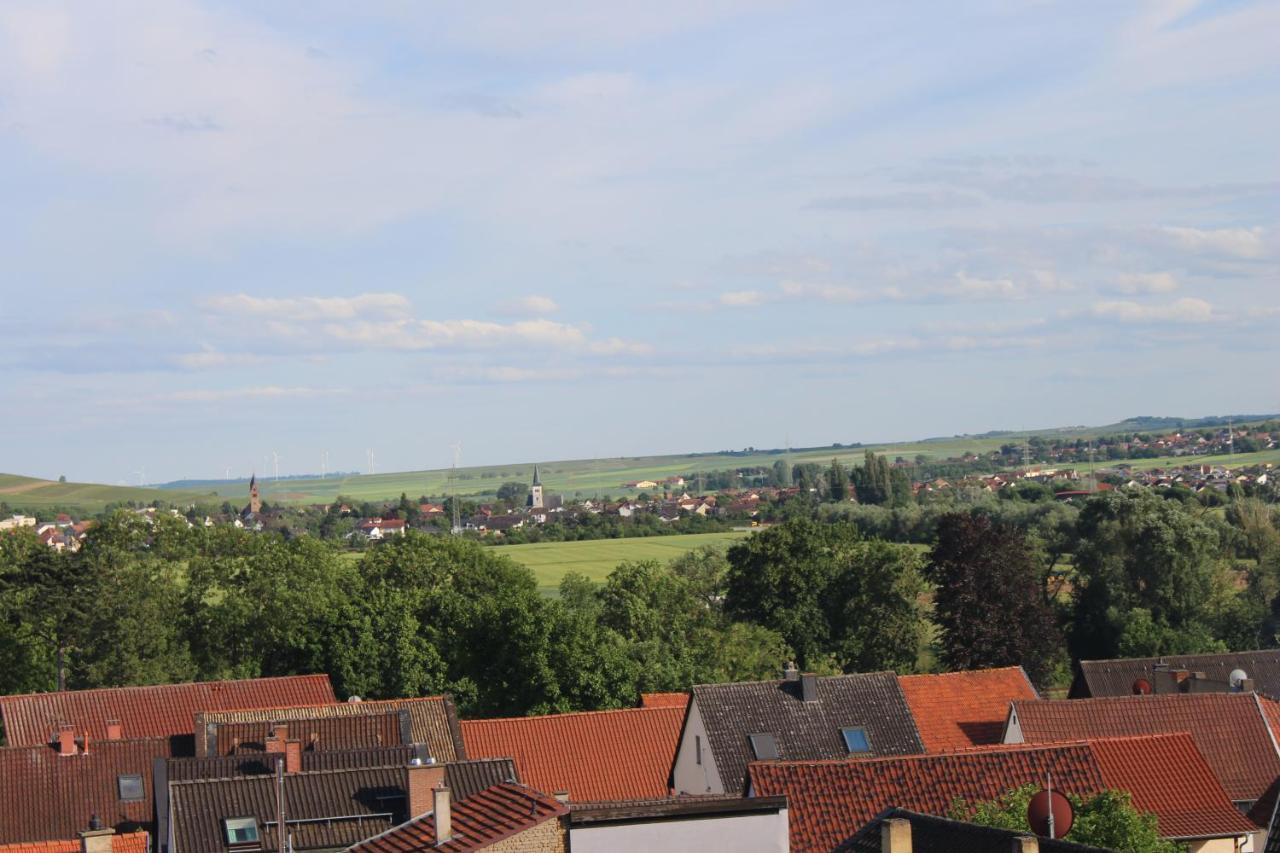 Hotel Gruener Baum Bretzenheim Buitenkant foto