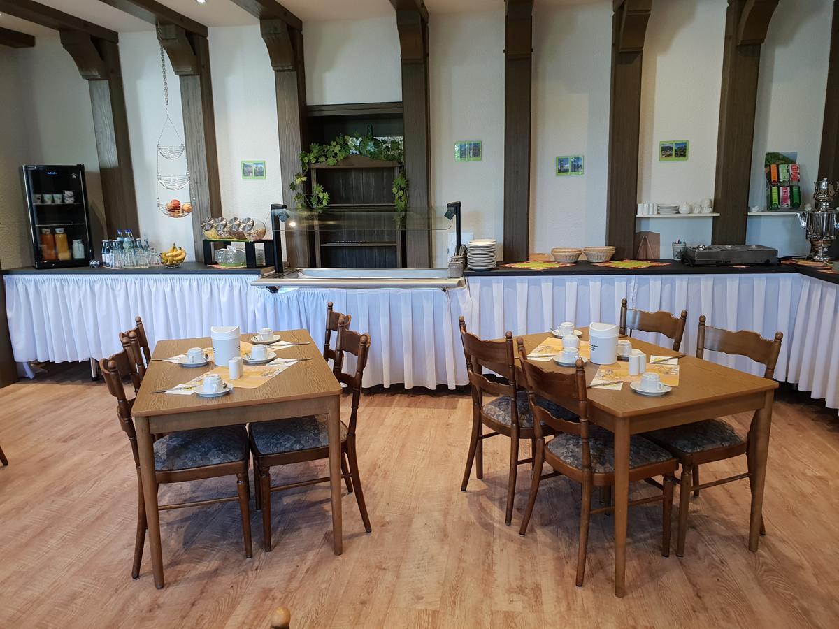 Hotel Gruener Baum Bretzenheim Buitenkant foto